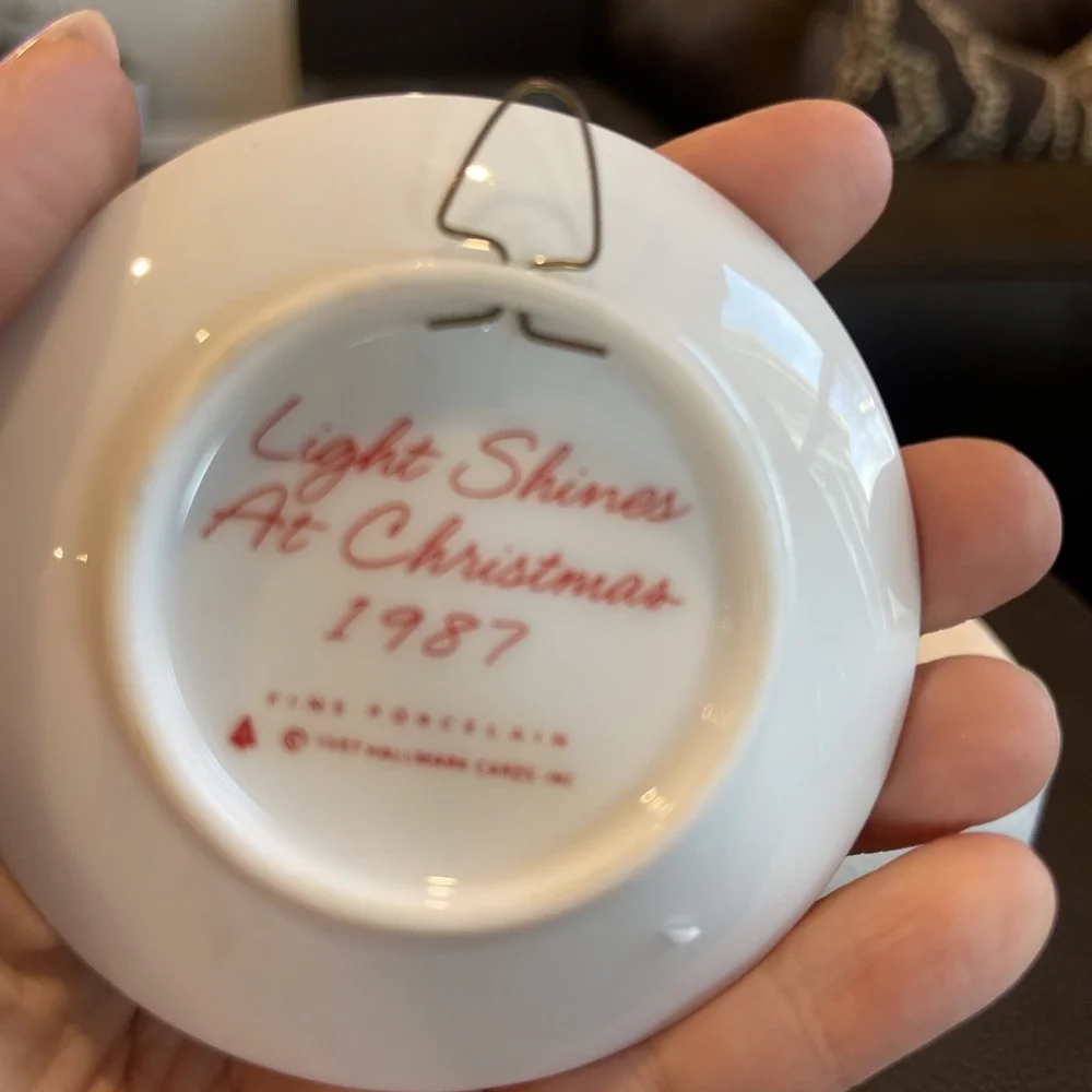 Hallmark Keepsake‎ Ornament Light Shines At Christmas Collector's Plate #1  1987